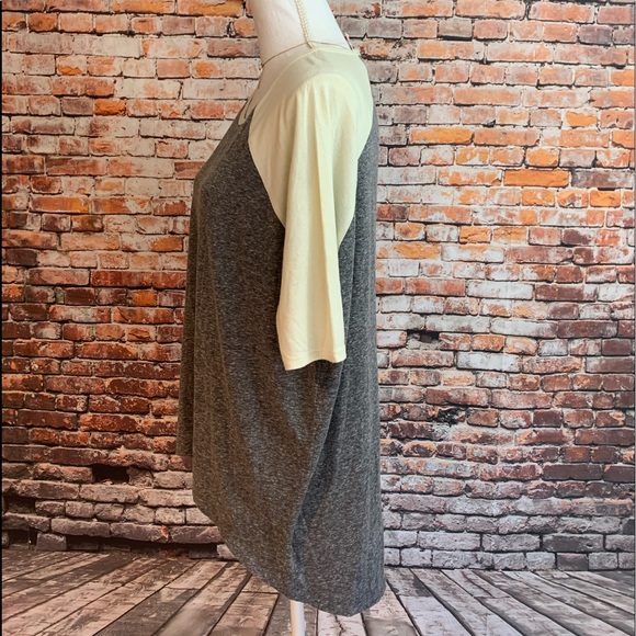 LuLaRoe Perfect Tee - Picture 2 of 5